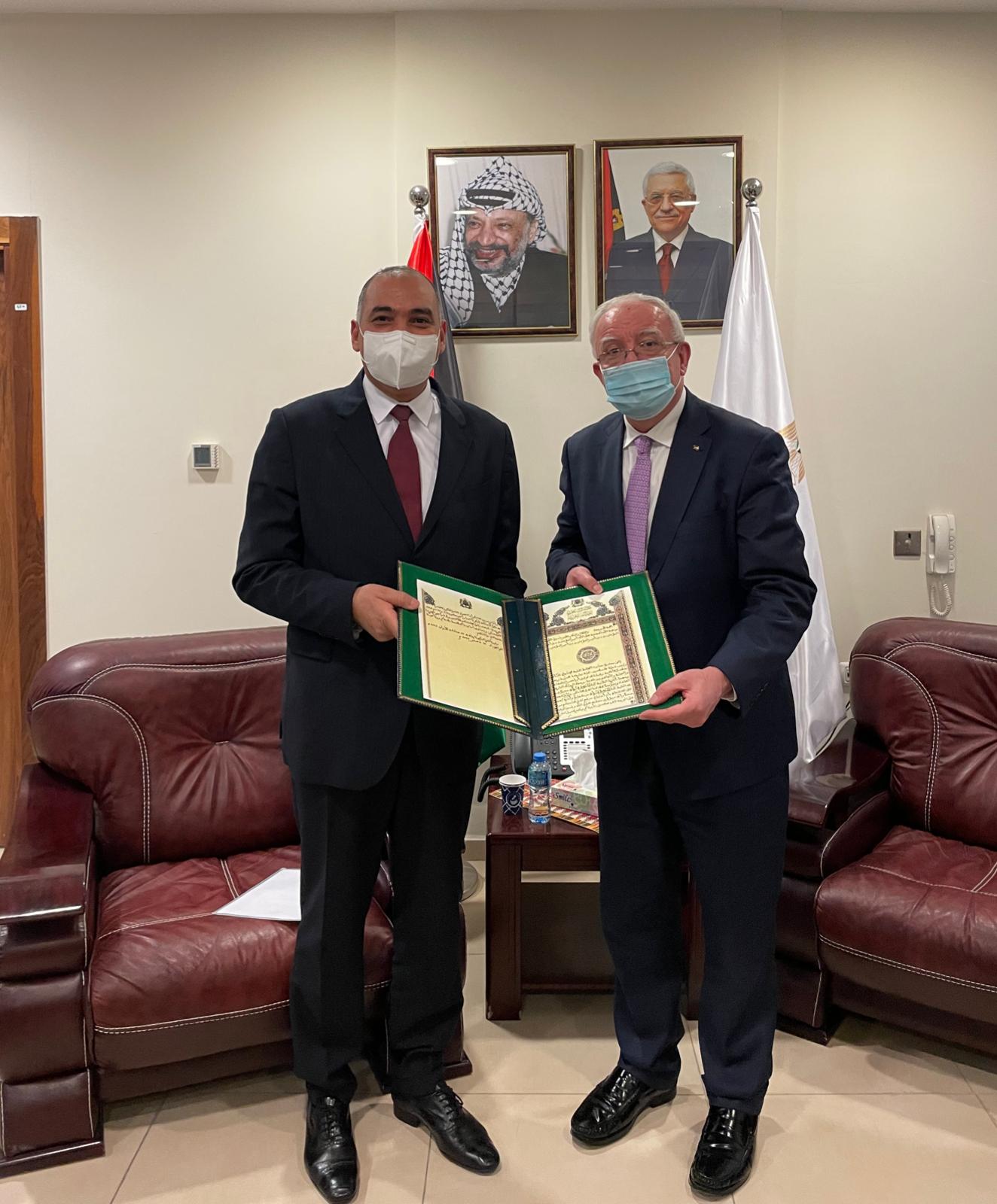 المالكي يتسلم نسخة من أوراق اعتماد السفير المغربي لدى فلسطين
