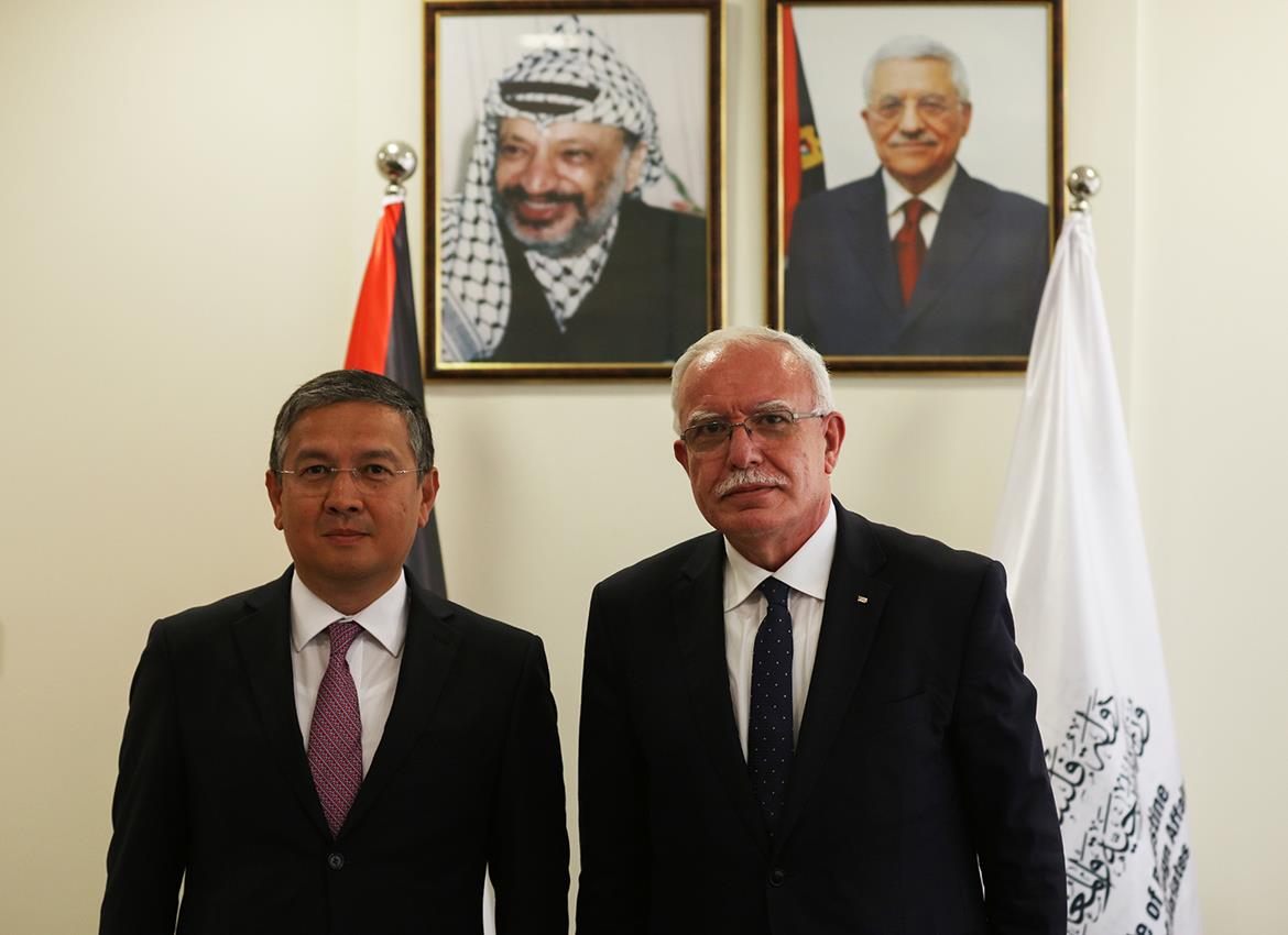 المالكي يلتقي نائب وزير خارجية كازاخستان السيد عادل تورسينوف