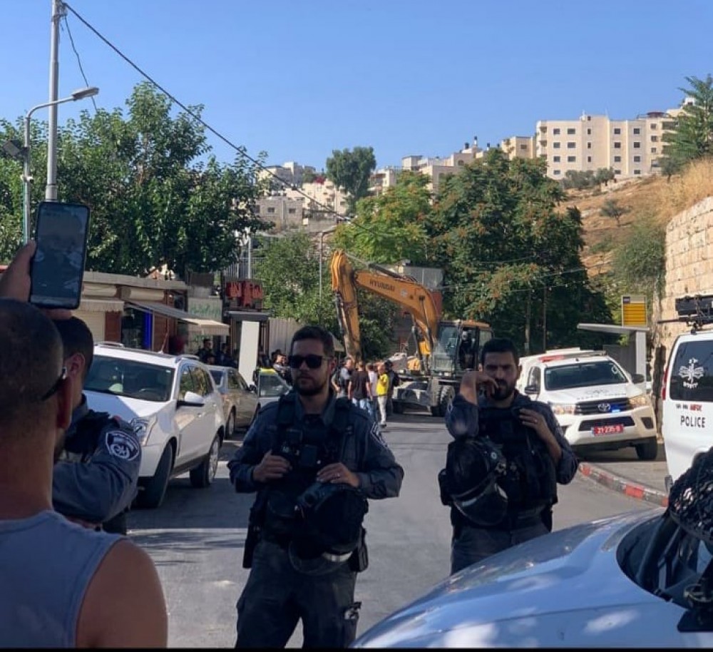 القدس: جرافات الاحتلال تقتحم سلوان مع انتهاء المهلة لهدم 17 منزلاً