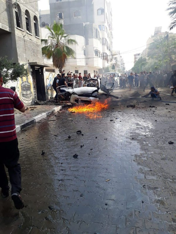 (محدث)شهيدان في استهداف طائرات الاحتلال سيارة مدنية شمال غزة (صور)
