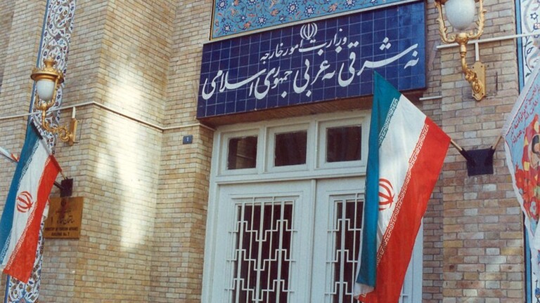 الخارجية الإيرانية تتوعد بملاحقة واشنطن قانونياً: إغلاق مواقع إعلامية عمل بلطجي يقوض حرية التعبير