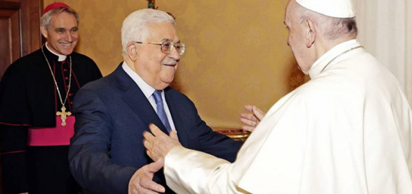 الرئيس عباس يهنئ البابا فرانسيس بعيد الفصح المجيد