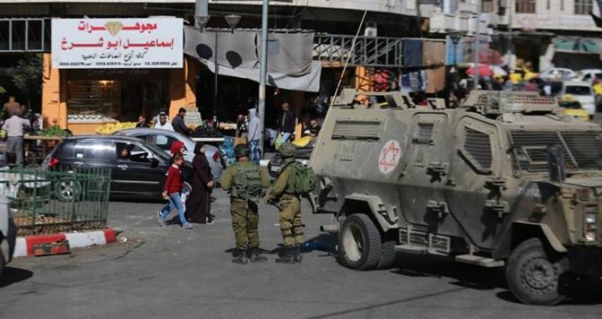 قوات الاحتلال تغلق وسط الخليل لتأمين اقتحام المستوطنين لموقع أثري