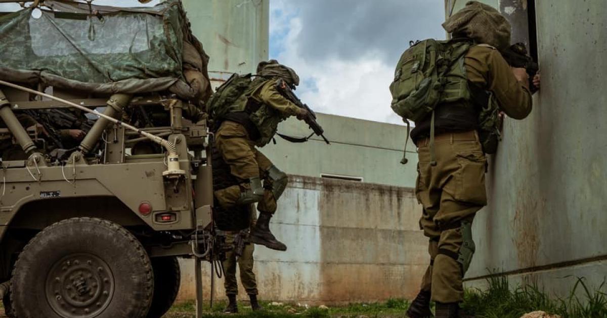 الجيش الإسرائيلي: اعتقال فلسطينيين حاولا اجتياز الجدار من قطاع غزة