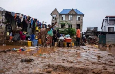 أكثر من 120 قتيلاً في فيضانات بعاصمة الكونغو الديموقراطية