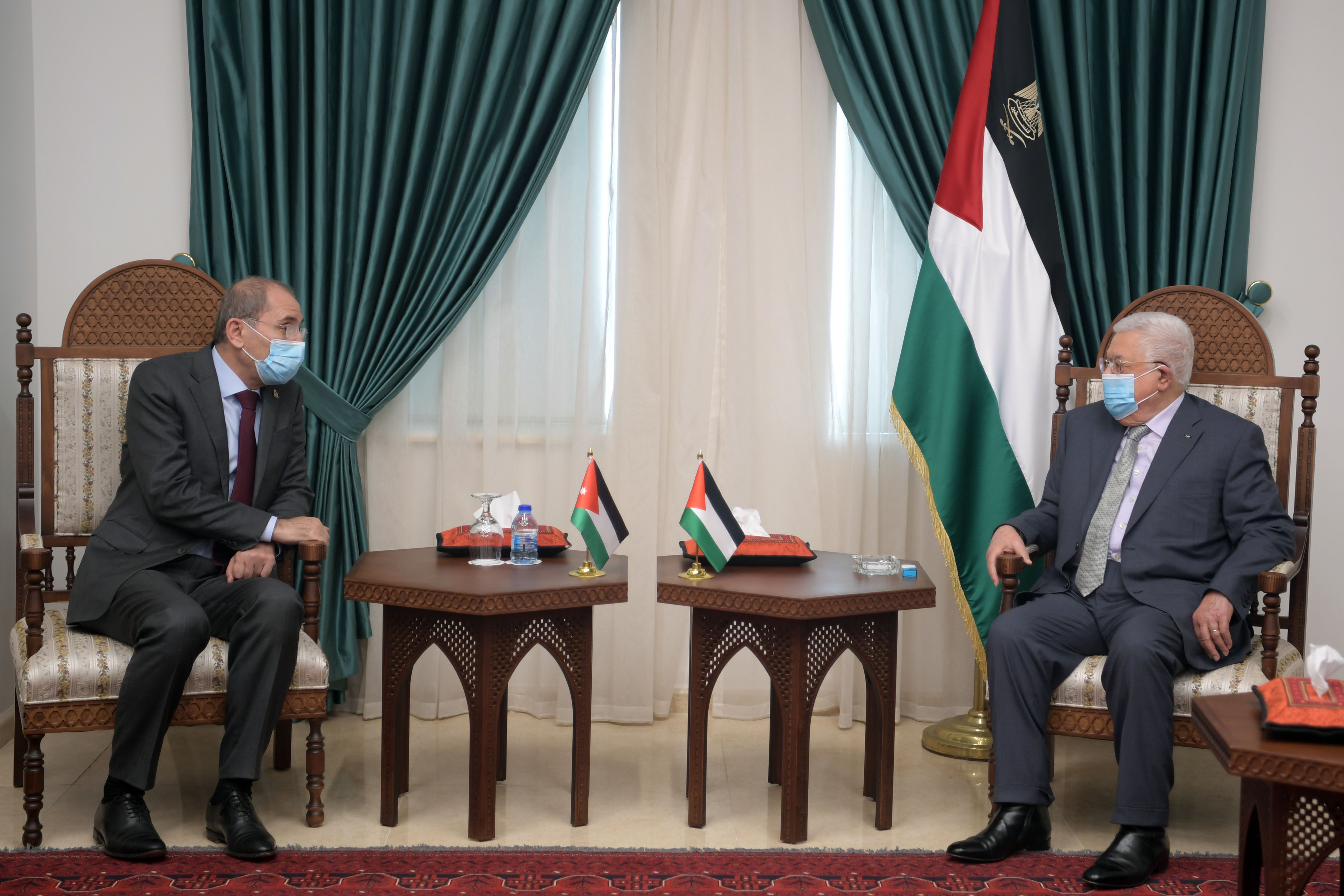الرئيس عباس يستقبل وزير الخارجية الأردني (تفاصيل)