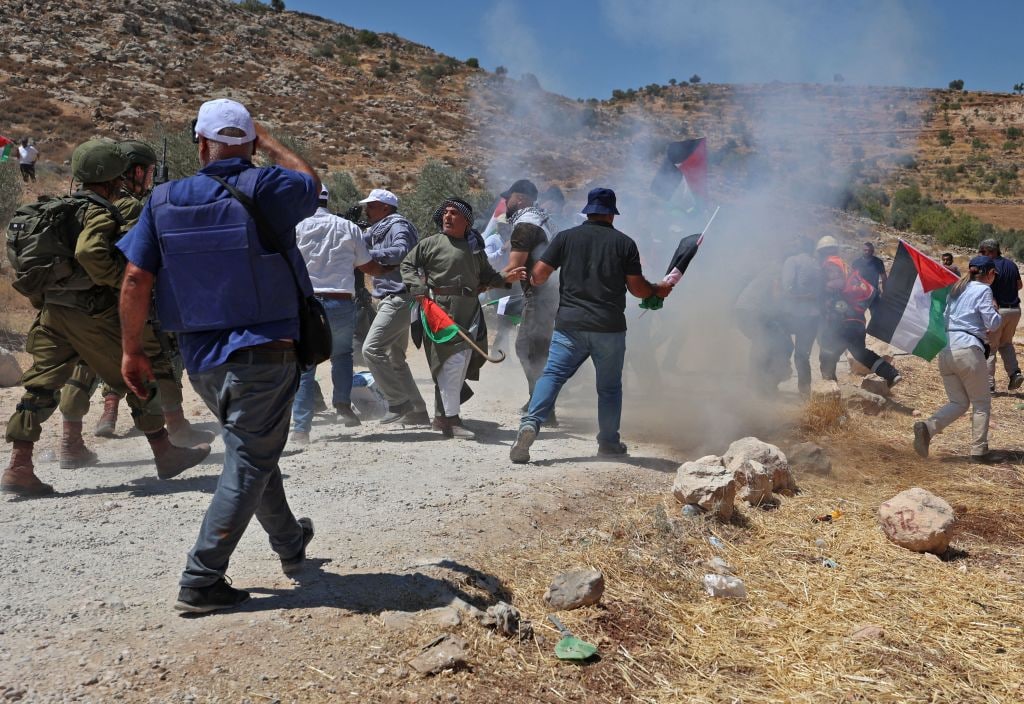 نابلس: إصابات خلال مواجهات مع الاحتلال في بيتا وبيت دجن