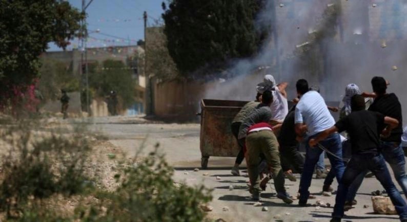إصابة العشرات بالاختناق خلال قمع الاحتلال مسيرة كفر قدوم