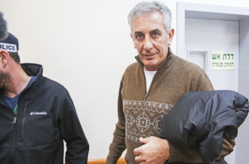 السجن عامين لرئيس بلدية كفار سابا السابق بتهمة السرقة