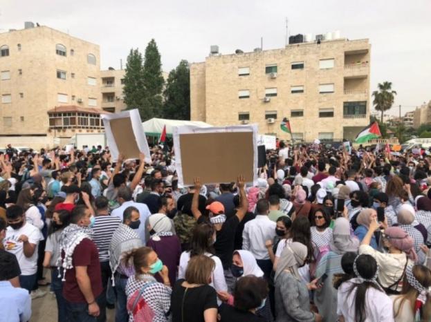 اعتصام حاشد قرب السفارة الإسرائيلية في عمان نصرة للقدس