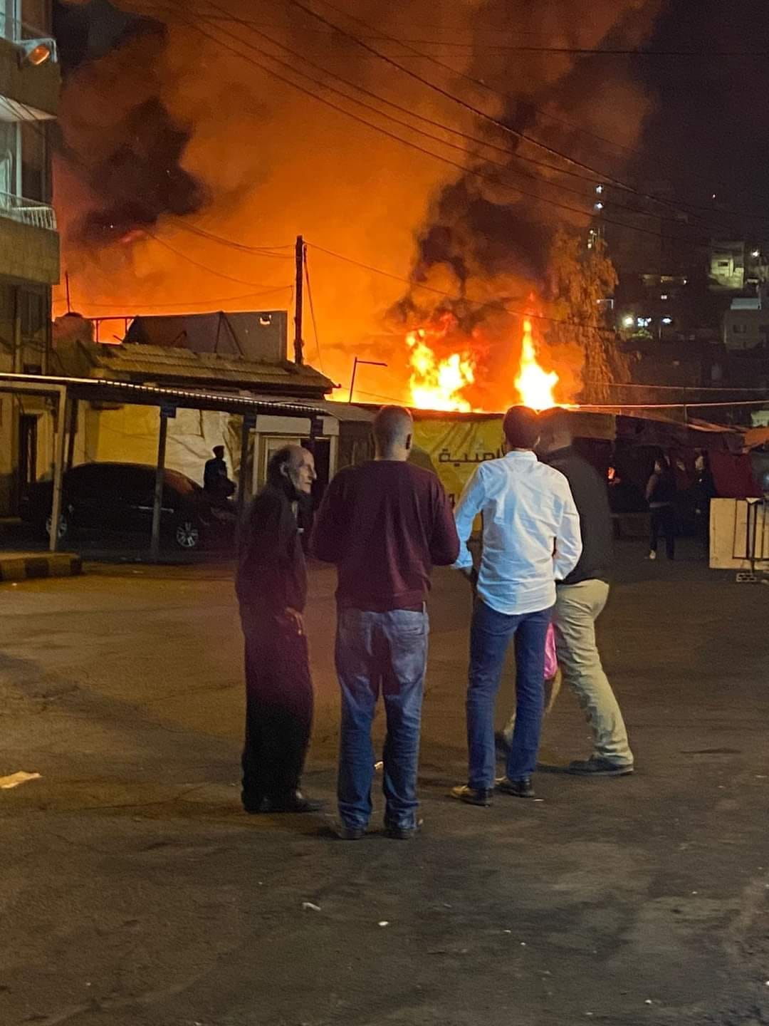 إخماد حريق في منطقة مجمع رغدان بالأردن