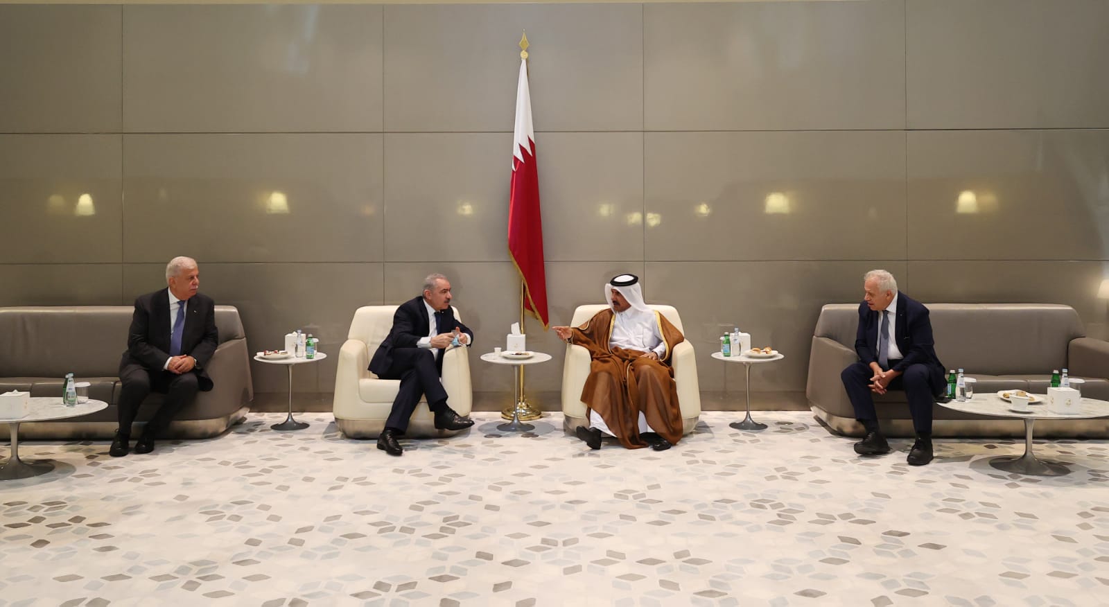 اشتية يصل قطر للمشاركة في منتدى الدوحة