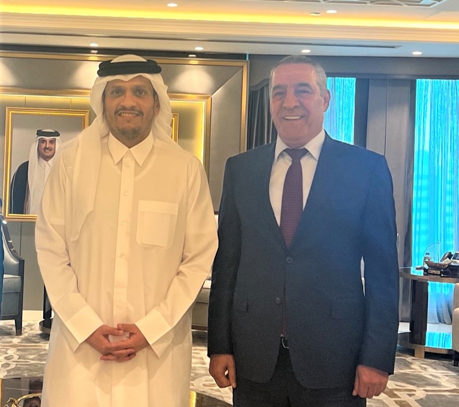 الشيخ يلتقي نائب رئيس الوزراء وزير الخارجية القطري في الدوحة 