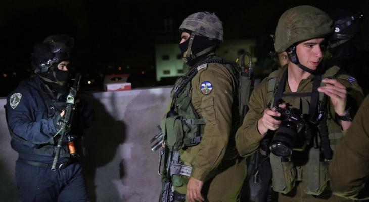 الاحتلال يعتقل 7 فلسطينيين من الضفة الغربية