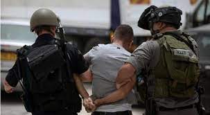 الاحتلال يعتقل شابًا من القدس