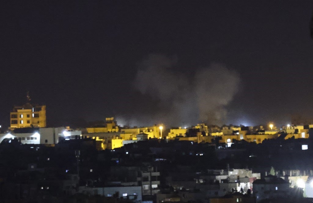 طائرات الاحتلال تشنّ سلسلة غارات على موقعاً للمقاومة جنوب قطاع غزة