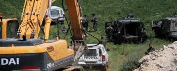 بيت لحم : الاحتلال الإسرائيلي يجرف أراضي زراعية ويردم بئراً للمياه 