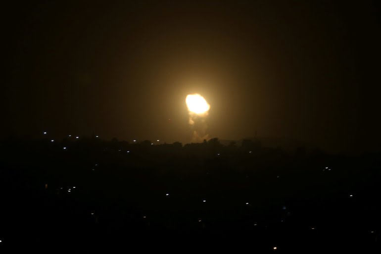 (محدث) طائرات الاحتلال الإسرائيلي تقصف أهدافاً للمقاومة في قطاع غزة 