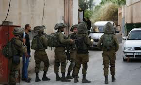 الاحتلال يعتقل عدة مواطنين من محافظات الضفة الغربية