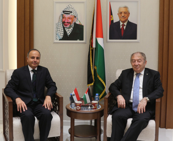 العسيلي يبحث مع السفير المصري تعزيز علاقات التعاون الاقتصادي