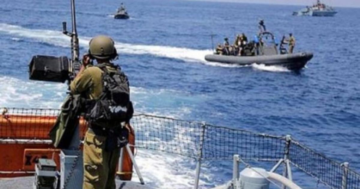 بحرية الاحتلال تعتقل 5 صيادين شمال قطاع غزة وتستولي على مركبهم