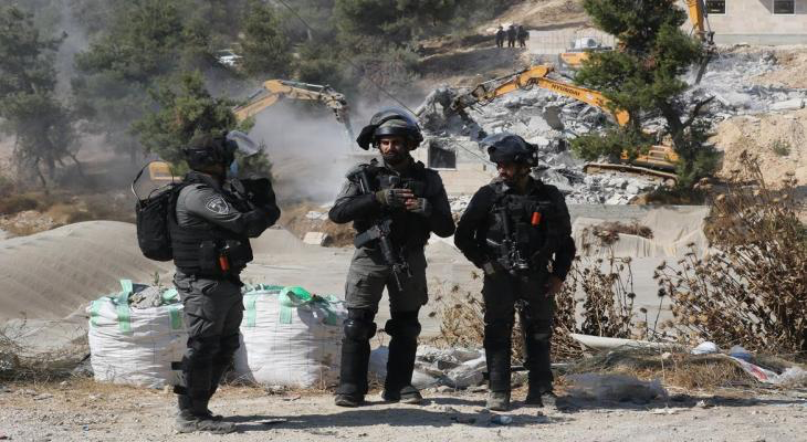 الاحتلال يهدم قاعة أفراح شمال شرق القدس