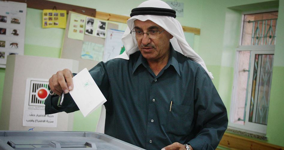 لجنة الانتخابات: مليونان و900 ألف ناخب فلسطيني أضيفوا للسجلات