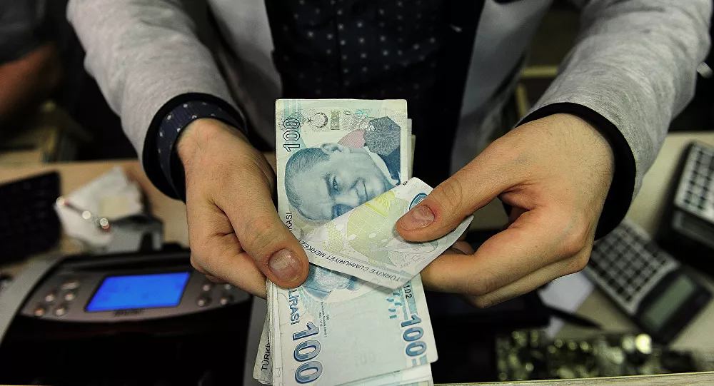 الليرة تواصل الانهيار... الدولار يقفز إلى 10 أضعاف قيمة العملة التركية
