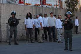 القدس: مستوطنون يطلقون النار صوب منازل المواطنين في الشيخ جراح