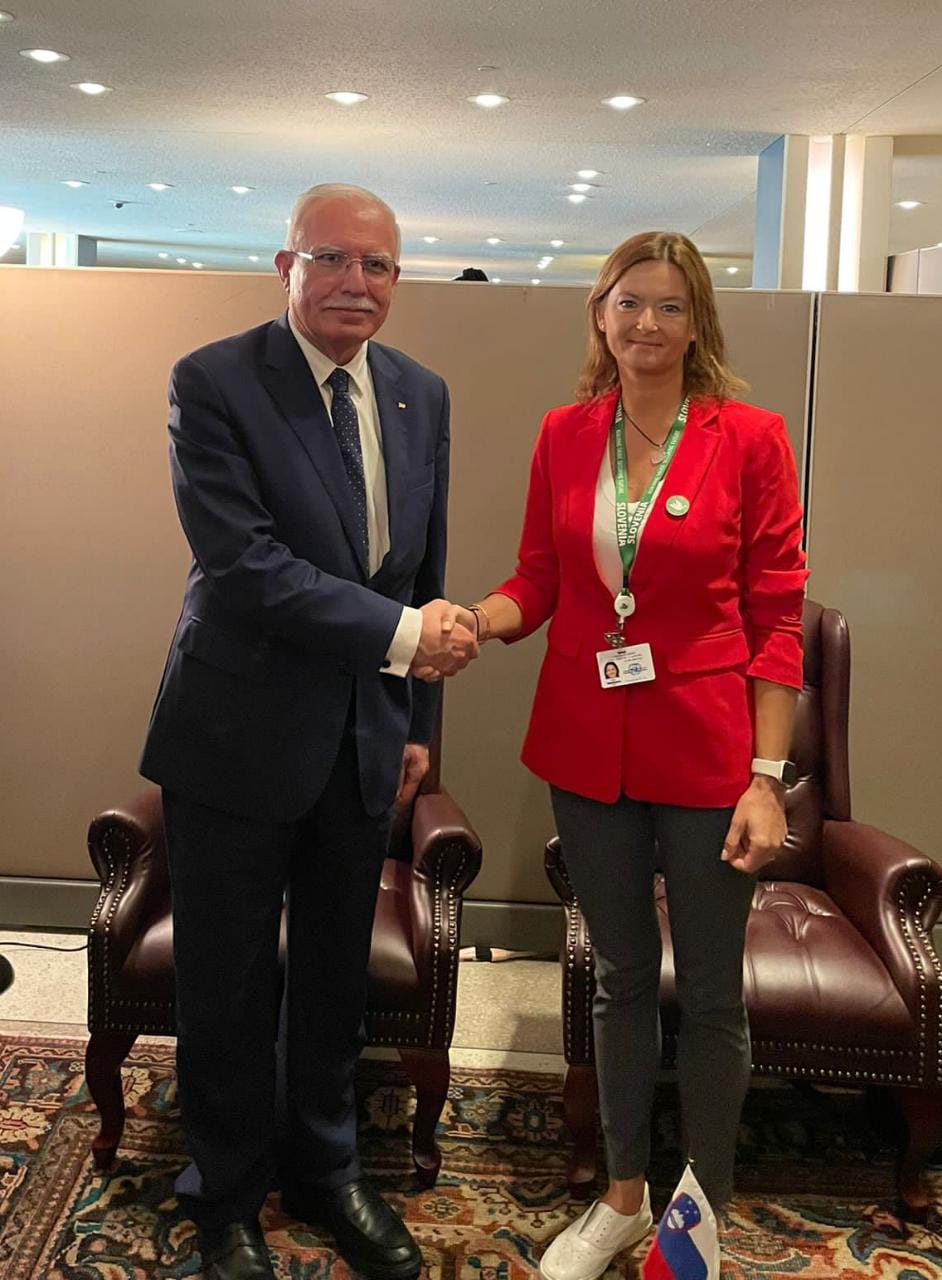 المالكي يلتقي وزيرة خارجية سلوفينيا في نيويورك.