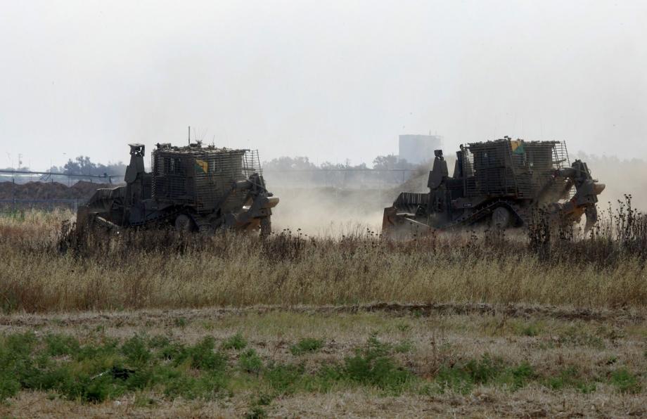 آليات الاحتلال الإسرائيلي تتوغل شرق خان يونس