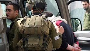 بيت لحم: الاحتلال الإسرائيلي يعتقل شاباً ويستدعي آخر