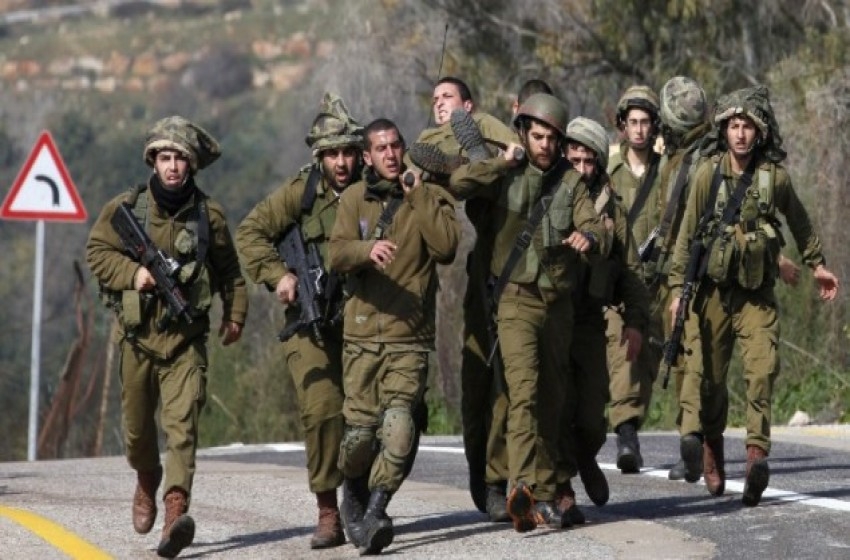 الإعلام العبري يكشف تفاصيل مقتل ضابطين إسرائيليين بنيران صديقهما 