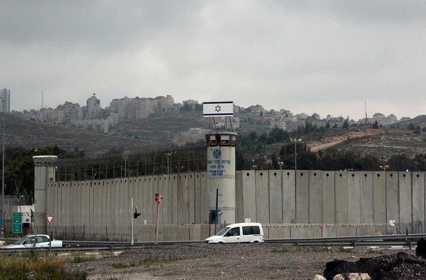 طعن حارسة أمن إسرائيلية داخل سجن رامون