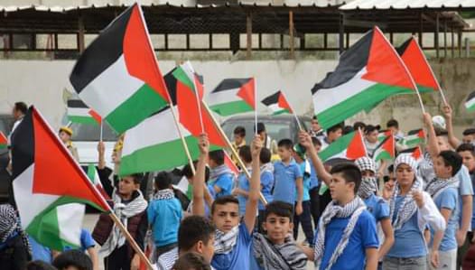 مدارس فلسطين تنتصر للقدس برفع العلم
