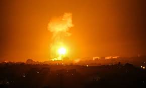 طائرات الاحتلال الإسرائيلي تقصف أهدافا في قطاع غزة (فيديو وصور) 
