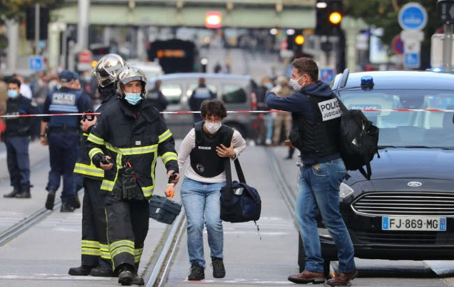 مباشر.. مقتل 3 أشخاص طعن في مدينة نيس الفرنسية