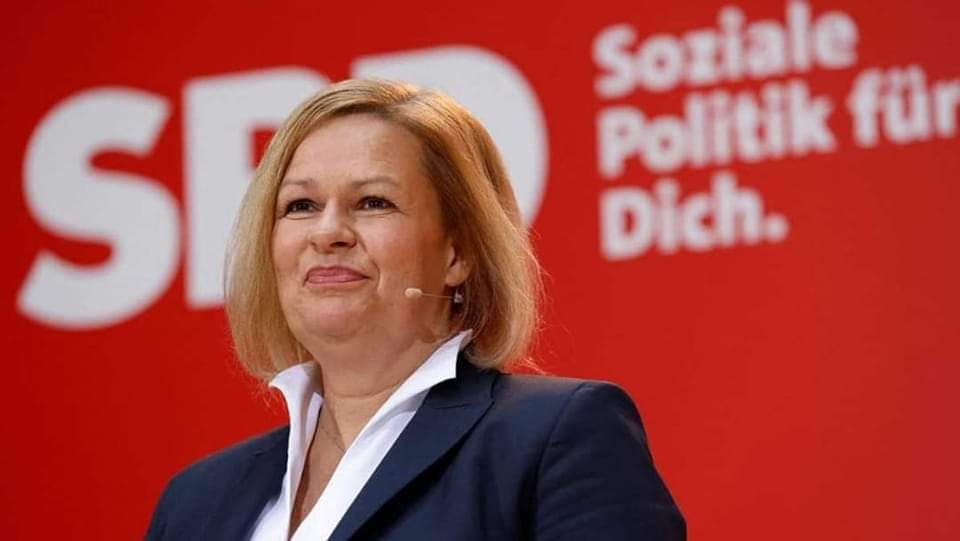 وزيرة الداخلية الالمانية تحث المواطنين على تخزين الغذاء والدواء تحسباً لأي طارئ