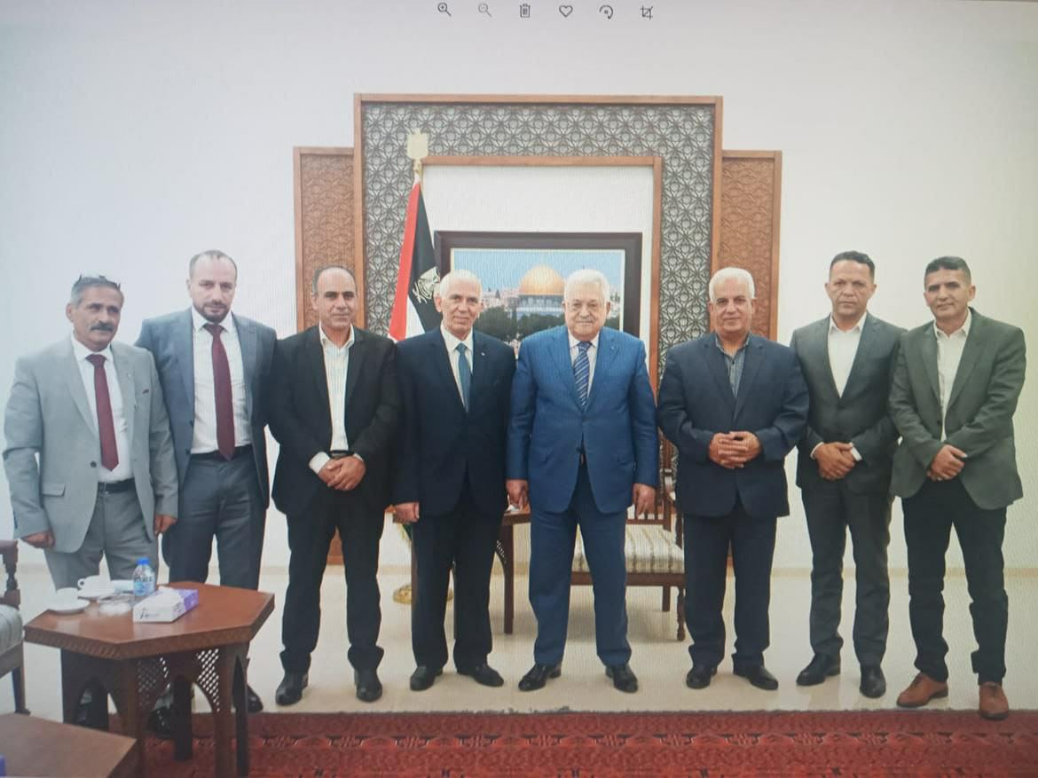 الرئيس عباس: يستقبل محافظي الخليل وبيت لحم
