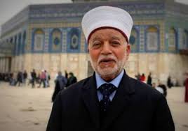 مفتي فلسطين يحذر من المساس بالمقدسات الإسلامية