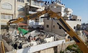الاحتلال الإسرائيلي يهدم مسكنا في تجمع 