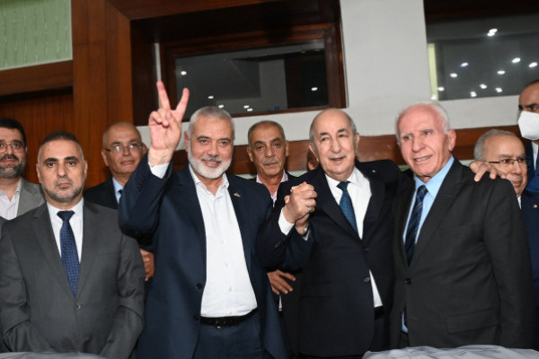 رسمياً...الفصائل الفلسطينية في الجزائر توقع رسمياً على اتفاق لم الشمل الفلسطيني
