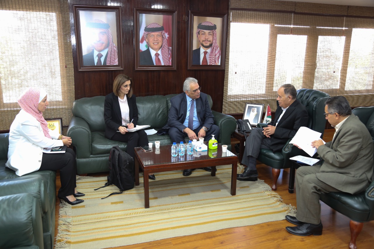 غنيم ووزير المياه والري الأردني يبحثان تعزيز التعاون