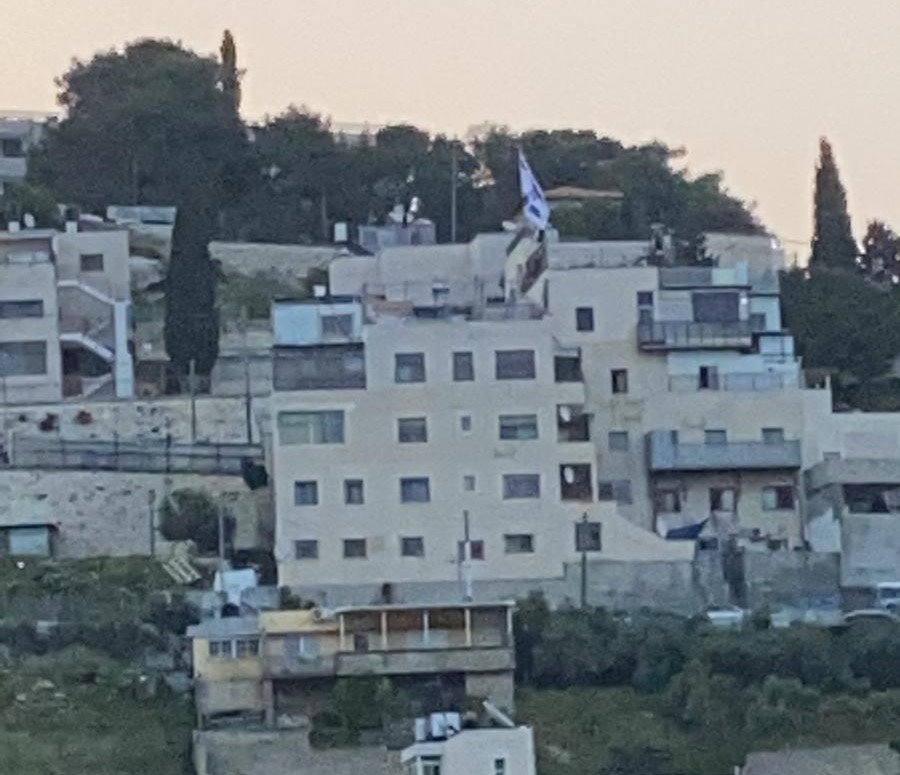 القدس: تسريب 3 بنايات سكنية وقطعة أرض للمستوطنين في سلوان