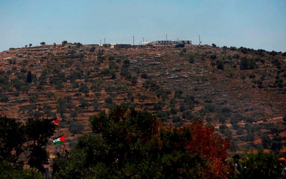 الاحتلال الإسرائيلي يغلق الطرق المؤدية لجبل صبيح في بيتا جنوب نابلس