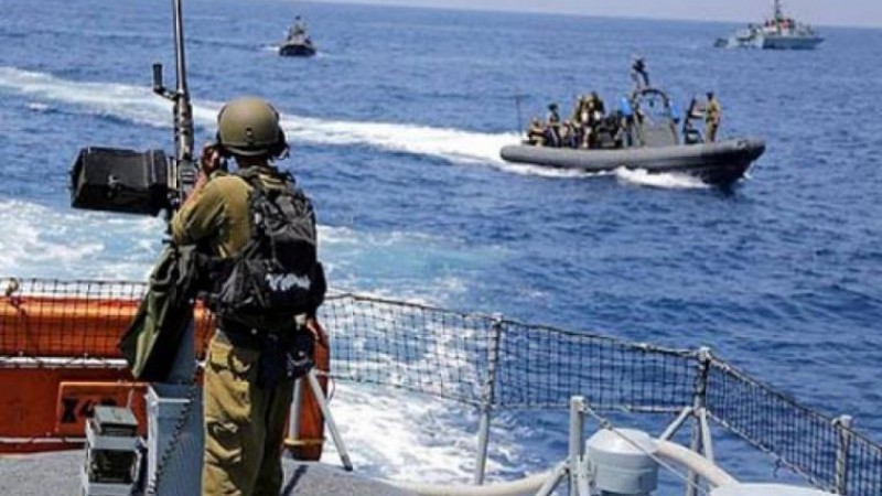غزة: بحرية الاحتلال تهاجم مراكب الصيادين في بحر رفح