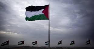 الرئيس يصدر قرارا برفع علم دولة فلسطين فوق المؤسسات الحكومية والمرافق العامة إحياء للذكرى الـ74 للنكبة