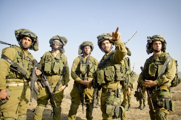 طوباس: الاحتلال الإسرائيلي يطرد 3 عائلات في خربة ابزيق بحجة التدريبات العسكرية