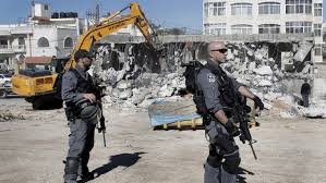 بذريعة عدم الترخيص.. السلطات الاسرائيلية تهدم مبنى في الناصرة