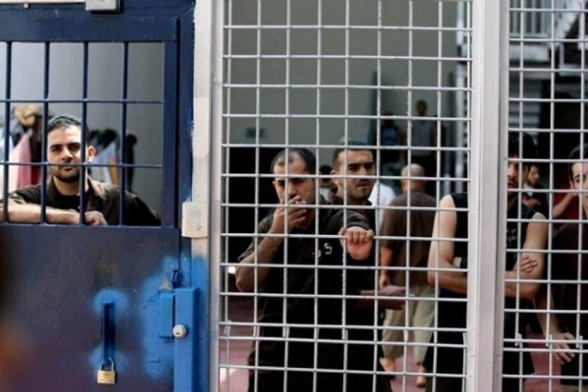 أسيران فلسطينيان يدخلان أعواماً جديدة داخل السجون الإسرائلية